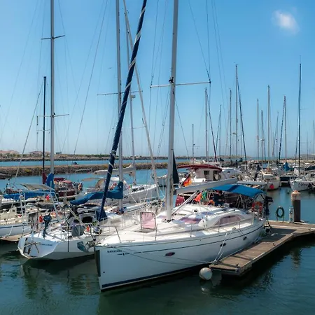 ספינת מלון Cruzeiro De 7 Dias Em Portugal A Bordo De Um Veleiro